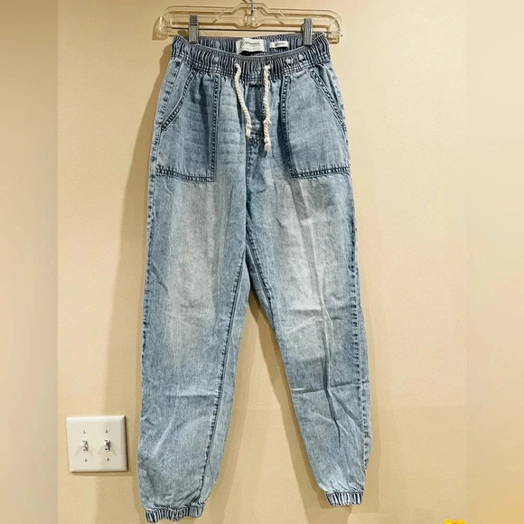 🔥Celebrity Pink baggy Jeans🔥 - Picture 1 of 8
